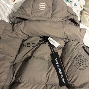 Aritzia Superpuff Mid Length